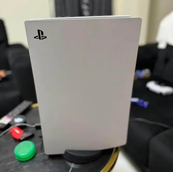 Ps5 - Picture 3 of 4